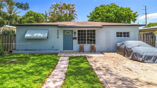 2334 Pierce St, Hollywood, Florida 33020, USA