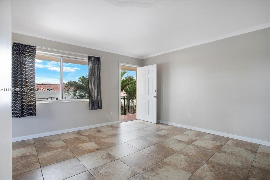 1020 SW 7th St 9, Miami, פלורידה 33130, ארצות הברית של אמריקה 