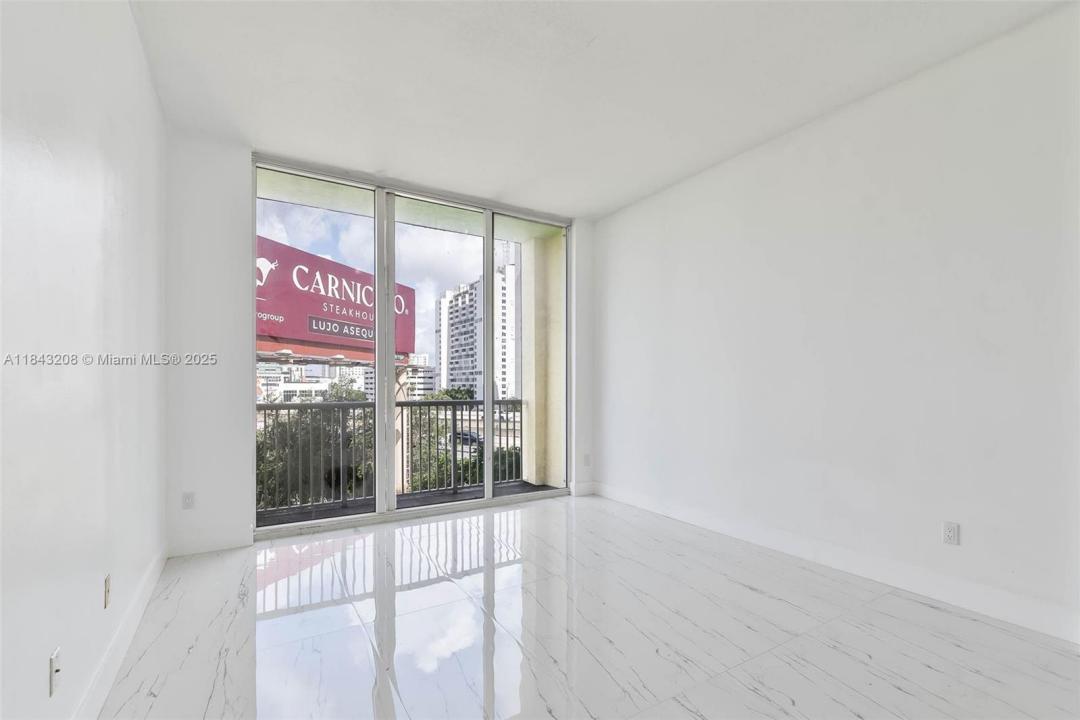 1350 NW 8th Ct B-5, Miami, Floride 33136, États-Unis