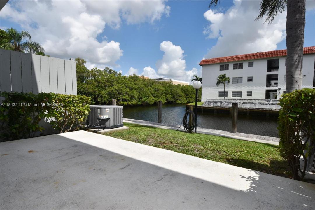 1401 NE 53rd St 105, Fort Lauderdale, פלורידה 33334, ארצות הברית של אמריקה