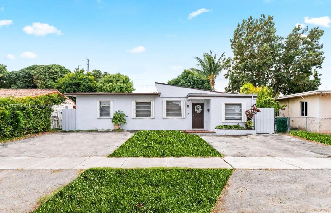6840 SW 3rd St 1, Miami, Florida 33144, Stati Uniti