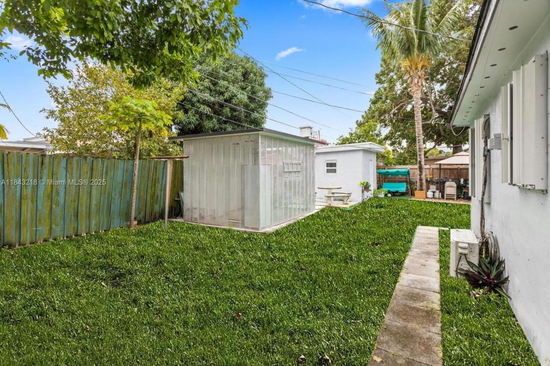 6840 SW 3rd St 1, Miami, Florida 33144, Stati Uniti