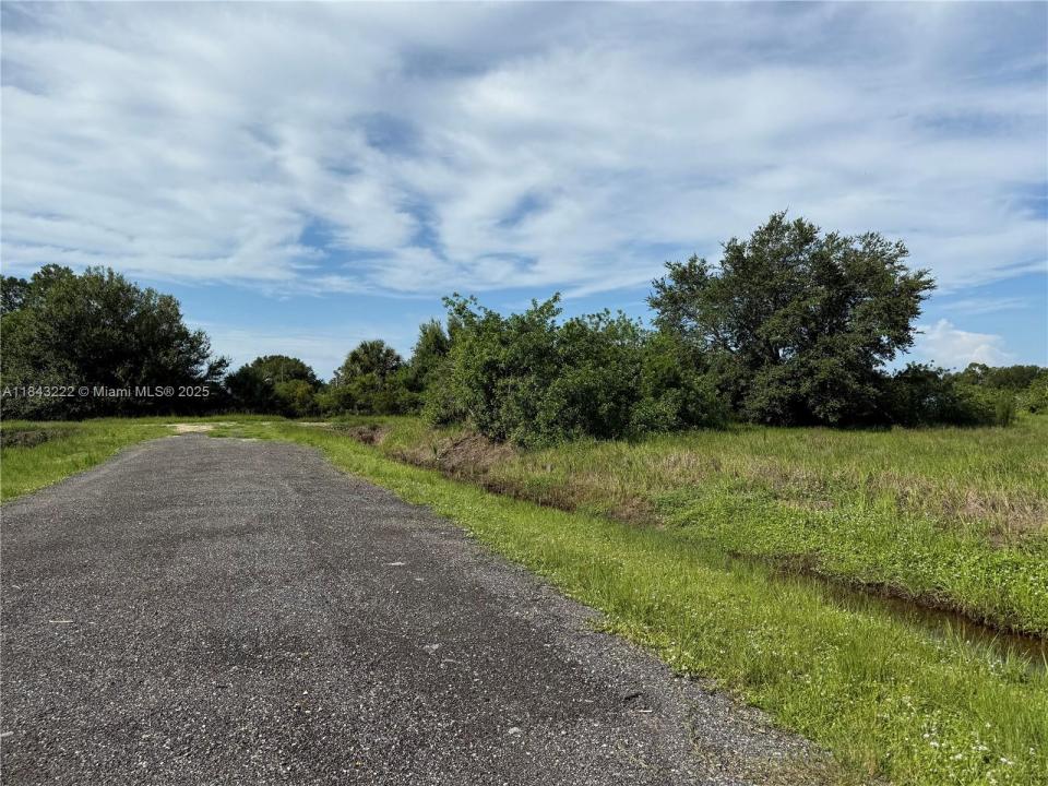 610 N JINETE ST, Clewiston, פלורידה 33440, ארצות הברית של אמריקה 