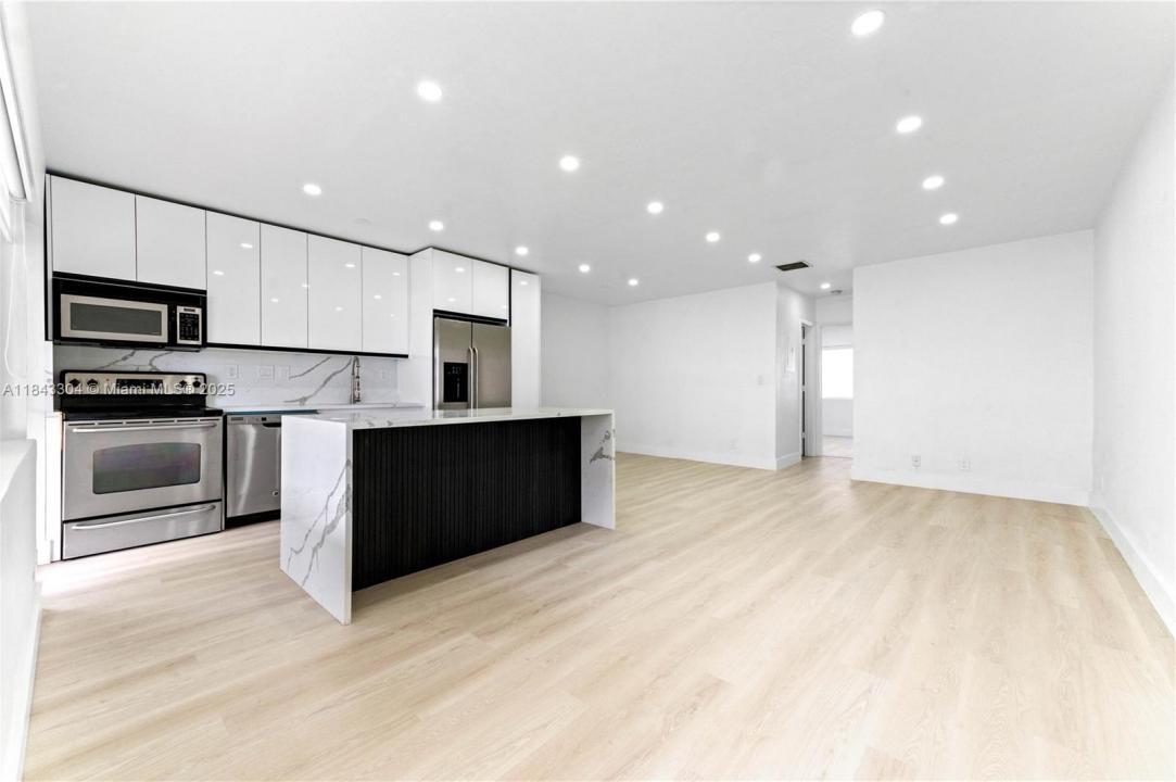 2881 NE 32nd St 115, Fort Lauderdale, Флорида 33306, Соединенные Штаты