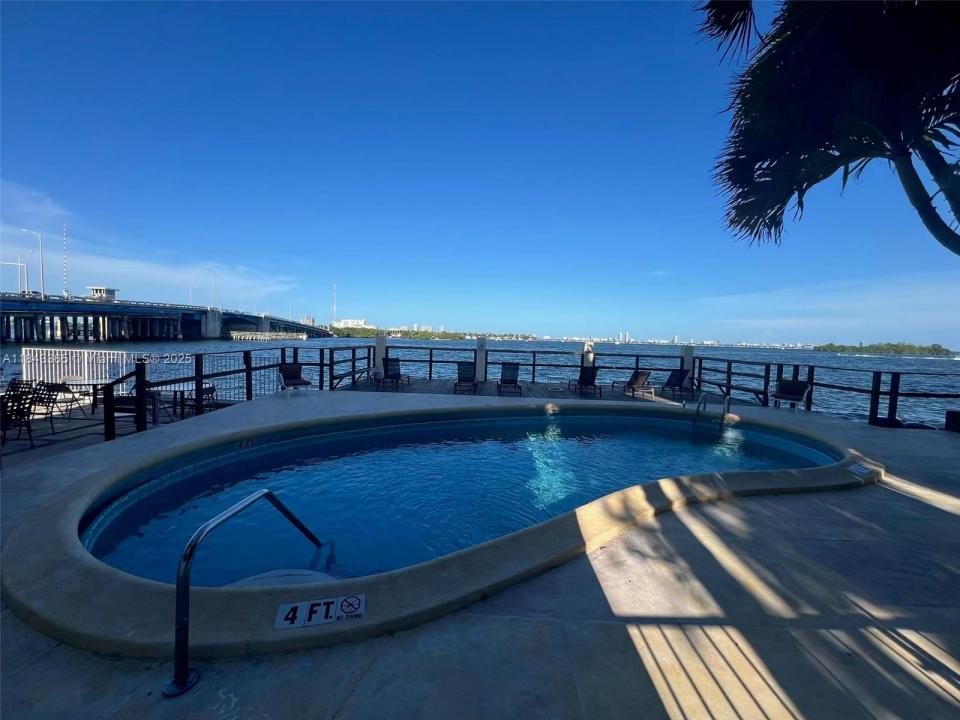 7845 NE Bayshore Ct 21, Miami, Floride 33138, États-Unis