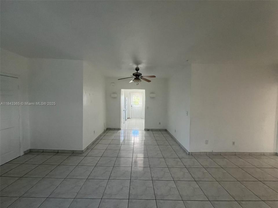 7845 NE Bayshore Ct 21, Miami, Floride 33138, États-Unis