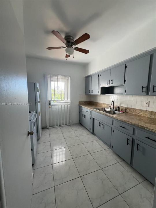 7845 NE Bayshore Ct 21, Miami, Floride 33138, États-Unis