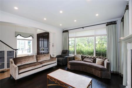 1A Floyd Place, North Hempstead, Nova Iorque 11024, Estados Unidos
