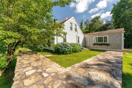 99 Highview Avenue, Hopkinton, Rhode Island 02832