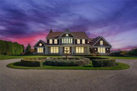 127 Cliff Drive, Narragansett, Rhode Island 02882