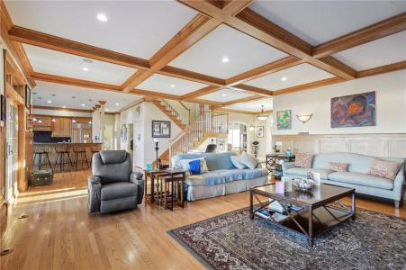 127 Cliff Drive, Narragansett, Rhode Island 02882