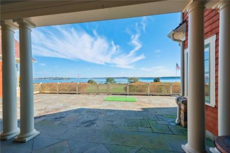 127 Cliff Drive, Narragansett, Rhode Island 02882
