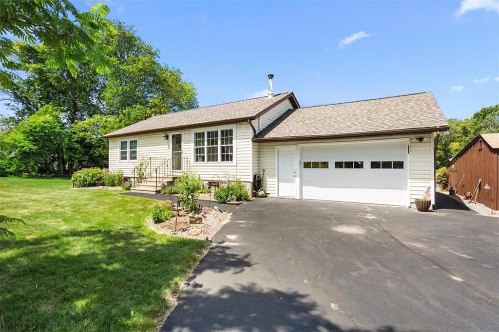 367 Pine Hill Road, Sterling, Connecticut 06377, USA