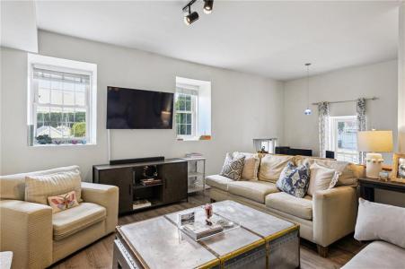 25 Water Street 101, East Greenwich, RI 02818, USA