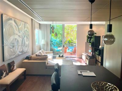1700 Meridian Ave 206, Miami Beach, Florida 33139, USA
