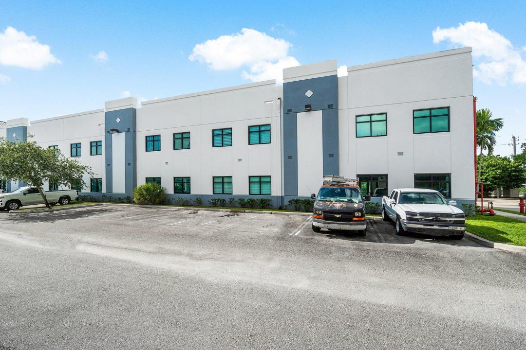9100 Belvedere Road 102, Royal Palm Beach, Florida 33411
