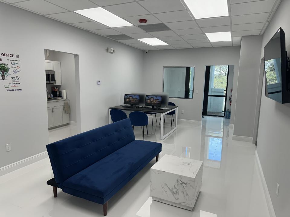 9200 Belvedere Road 207, Royal Palm Beach, Florida 33411