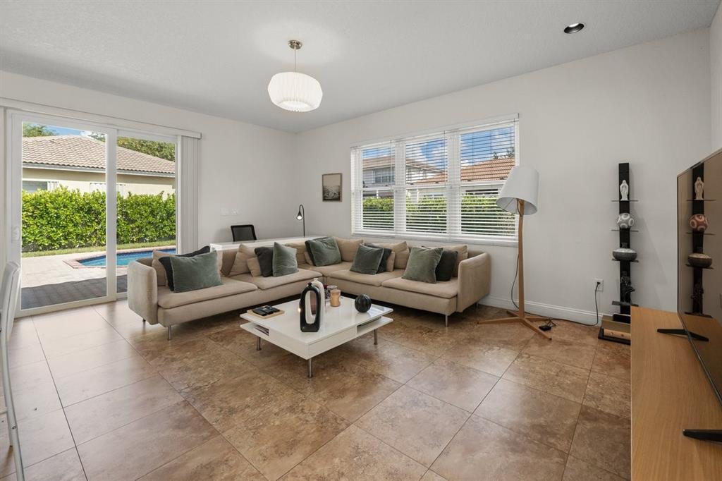 19077 nw 23rd ct, Pembroke Pines, Florida 33029