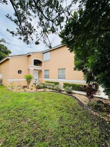 19440 SW 2nd St, Pembroke Pines, Florida 33029
