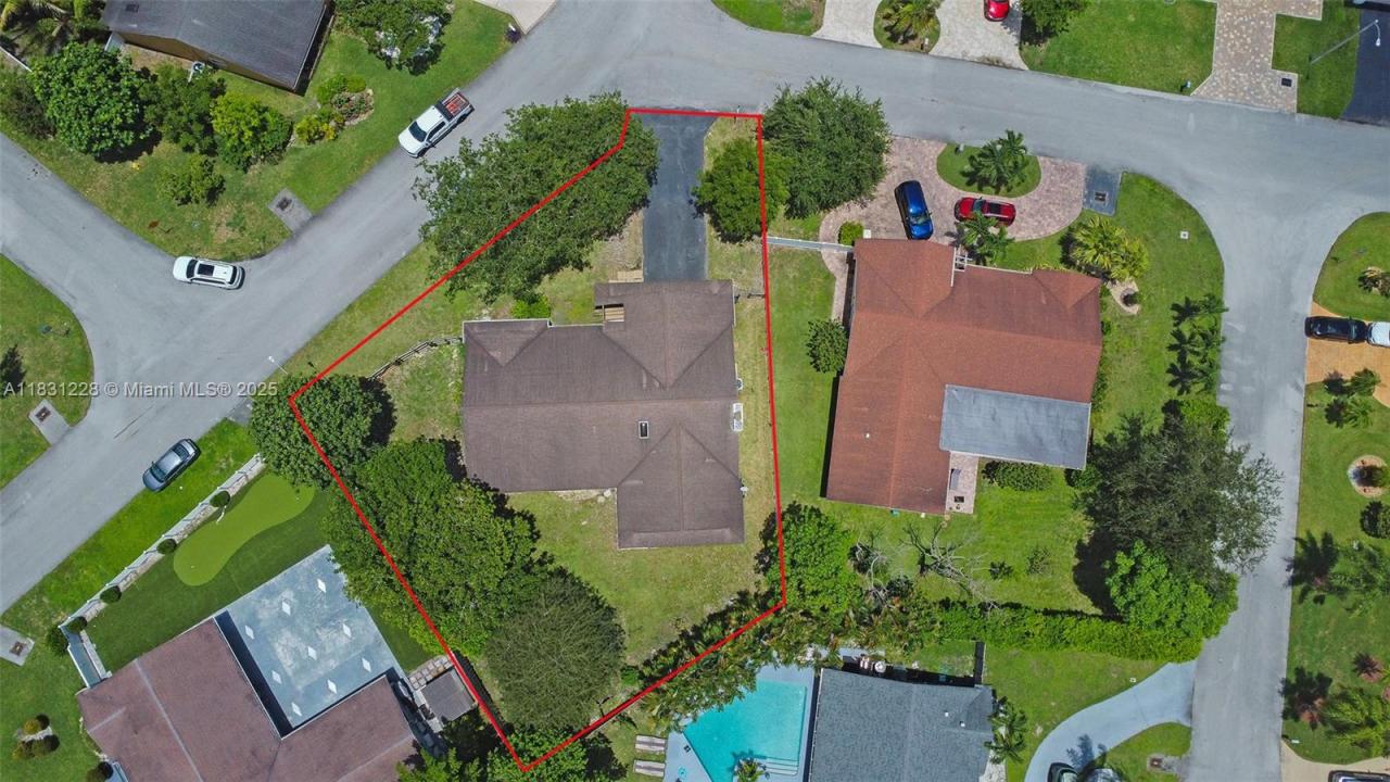 8022 NW 84th Ter, Tamarac, Florida 33321