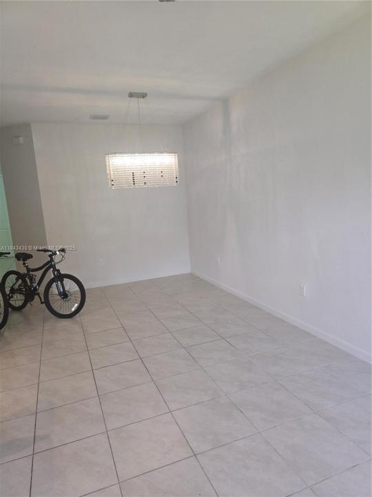 1141 NW 208th Ter, Miami Gardens, Floride 33169, États-Unis