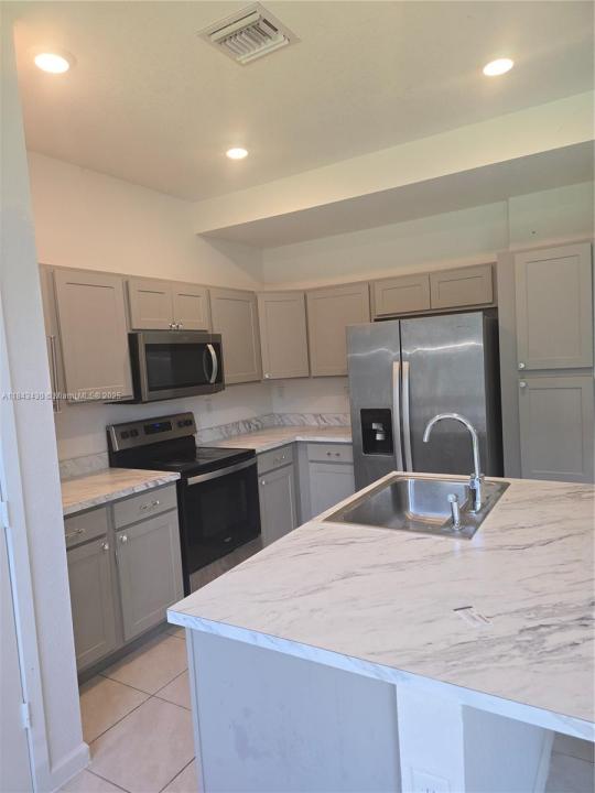 1141 NW 208th Ter, Miami Gardens, Floride 33169, États-Unis