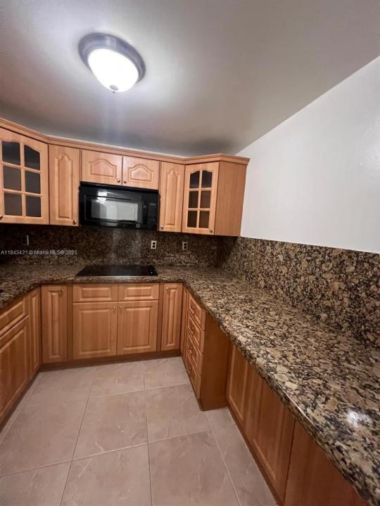 2075 SW 122nd Ave 520, Miami, フロリダ 33175, アメリカ合衆国