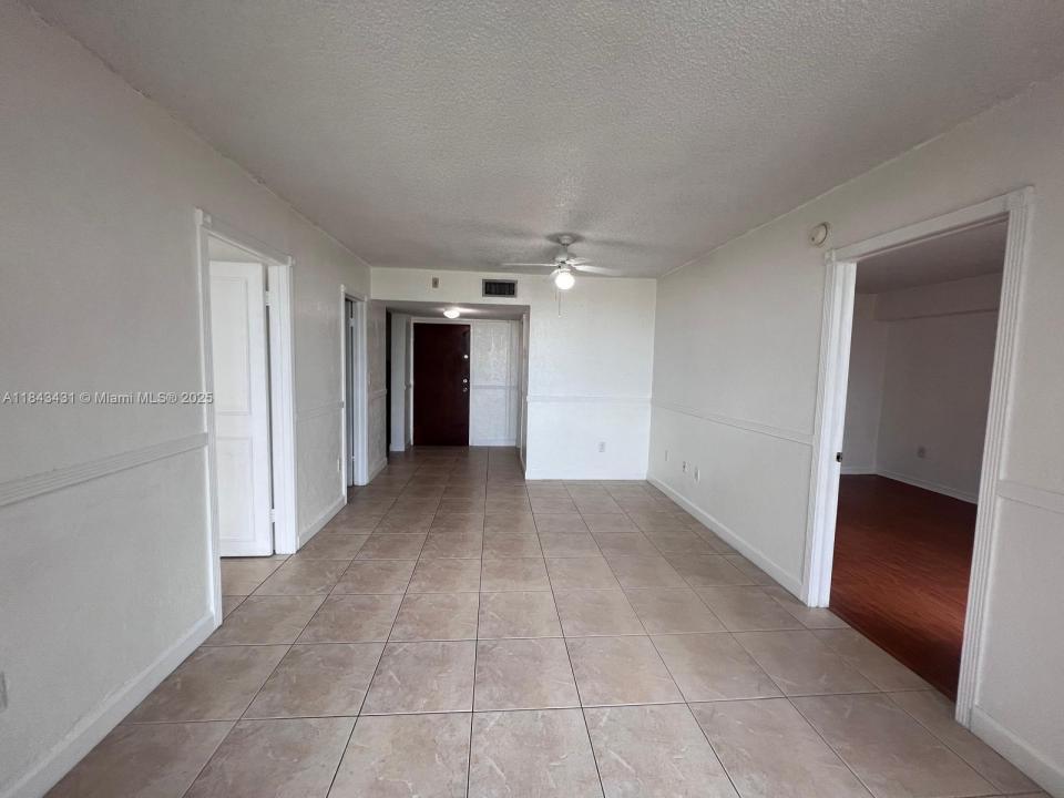 2075 SW 122nd Ave 520, Miami, フロリダ 33175, アメリカ合衆国