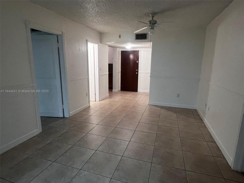 2075 SW 122nd Ave 520, Miami, フロリダ 33175, アメリカ合衆国