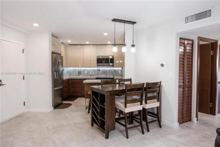 7150 Indian Creek Dr 206, Miami Beach, Florida 33141, USA