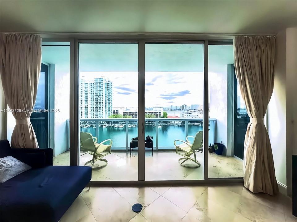 7929 West Dr 702, North Bay Village, Flórida 33141, Estados Unidos