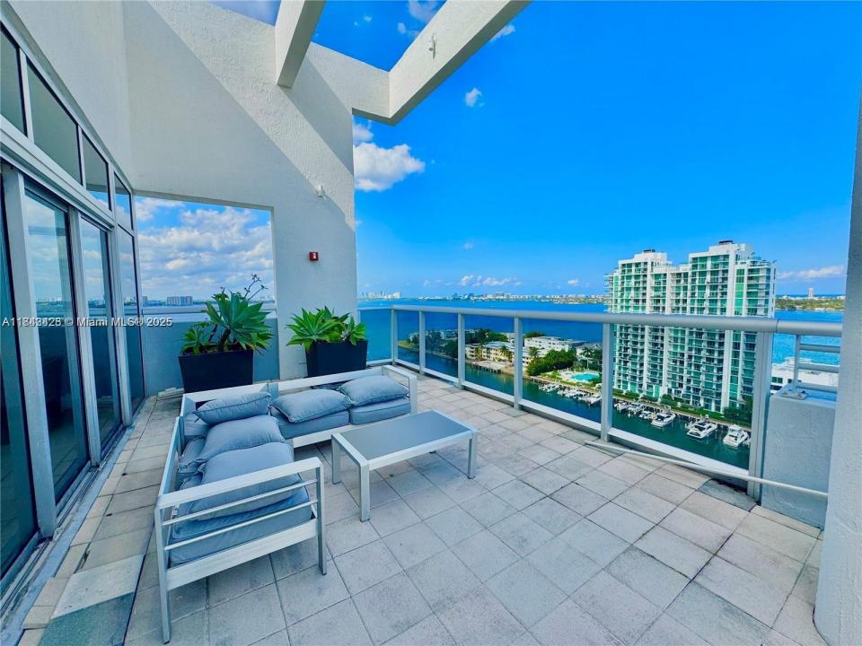 7929 West Dr 702, North Bay Village, Flórida 33141, Estados Unidos