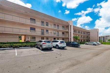 10434 Sunrise Lakes Blvd 109, Sunrise, Florida 33322, USA