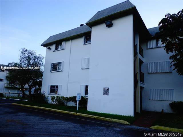 15225 NE 6th Ave B207, Miami, Florida 33162, USA