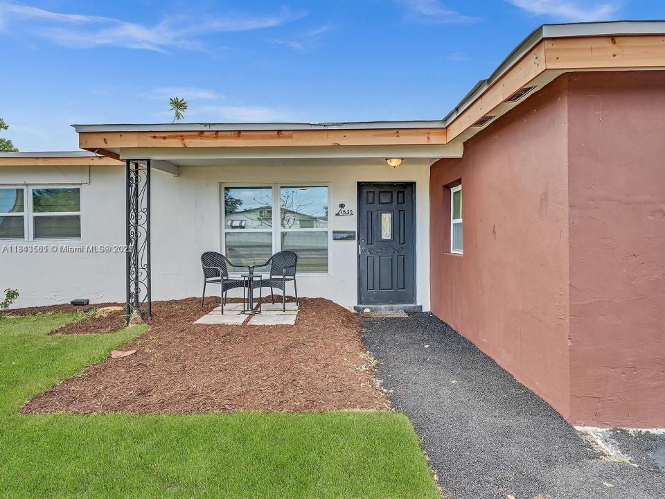 1530 N 56th Ave, Hollywood, Florida 33021