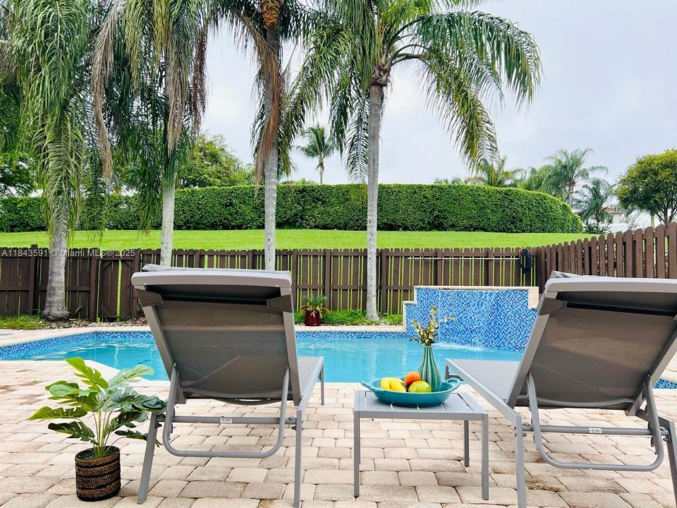 5900 NW 111th Ave, Doral, Flórida 33178, Estados Unidos
