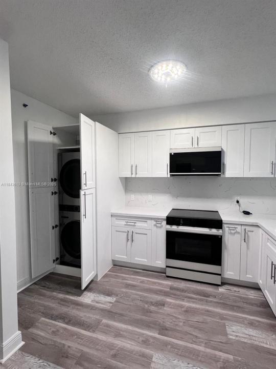 5091 NW 7th St 109, Miami, Florida 33126