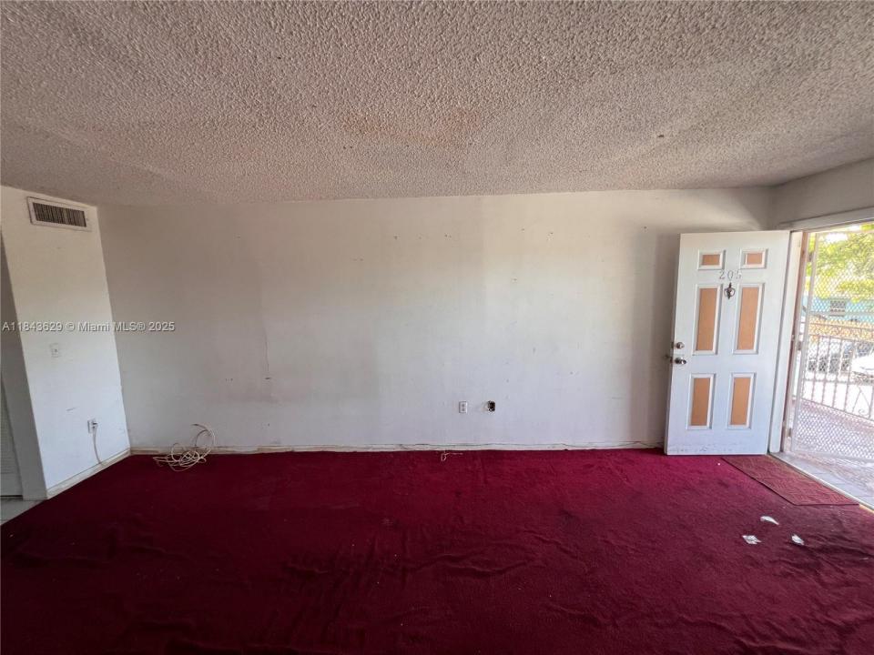 271 NW 177th St B-205, Miami Gardens, Florida 33169