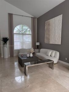 5900 NW 111th Ave, Doral, Florida 33178, USA