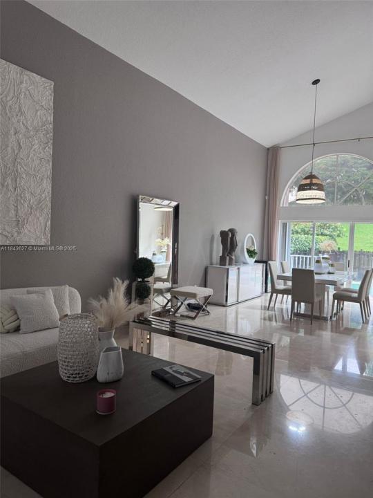 5900 NW 111th Ave, Doral, Флорида 33178, Соединенные Штаты