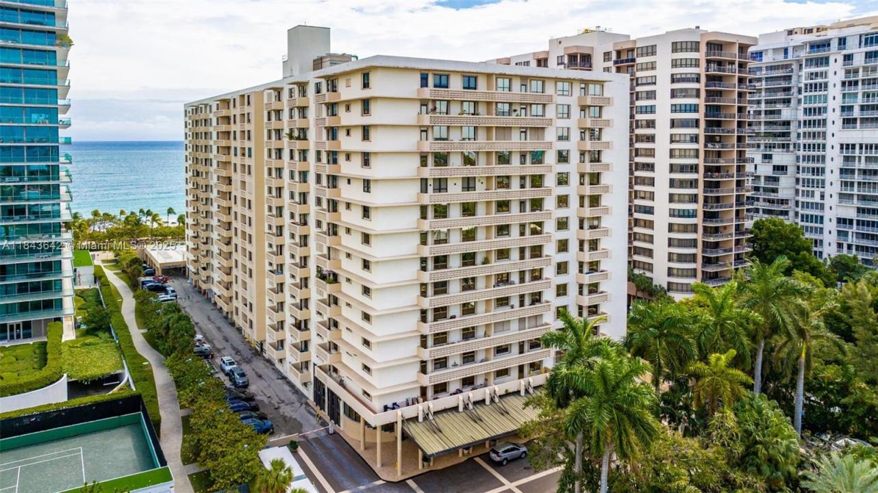 10185 Collins Ave 1211, Bal Harbour, Floride 33154, États-Unis