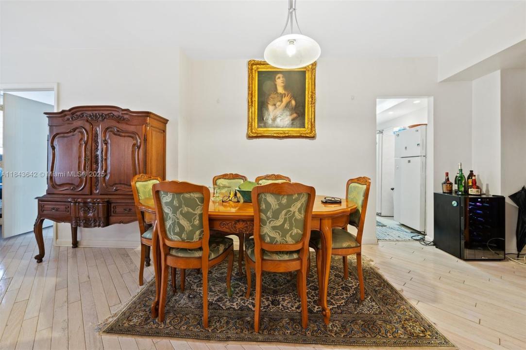 10185 Collins Ave 1211, Bal Harbour, Floride 33154, États-Unis