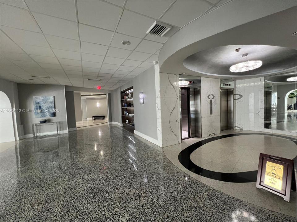 3140 S Ocean Dr 303, Hallandale Beach, פלורידה 33009, ארצות הברית של אמריקה 