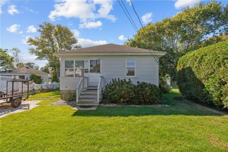 32 Crandall Avenue, Westerly, RI 02891, USA