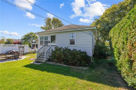 32 Crandall Avenue, Westerly, Rhode Island 02891