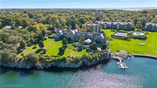 111 Harrison Avenue B4, Newport, Rhode Island 02840