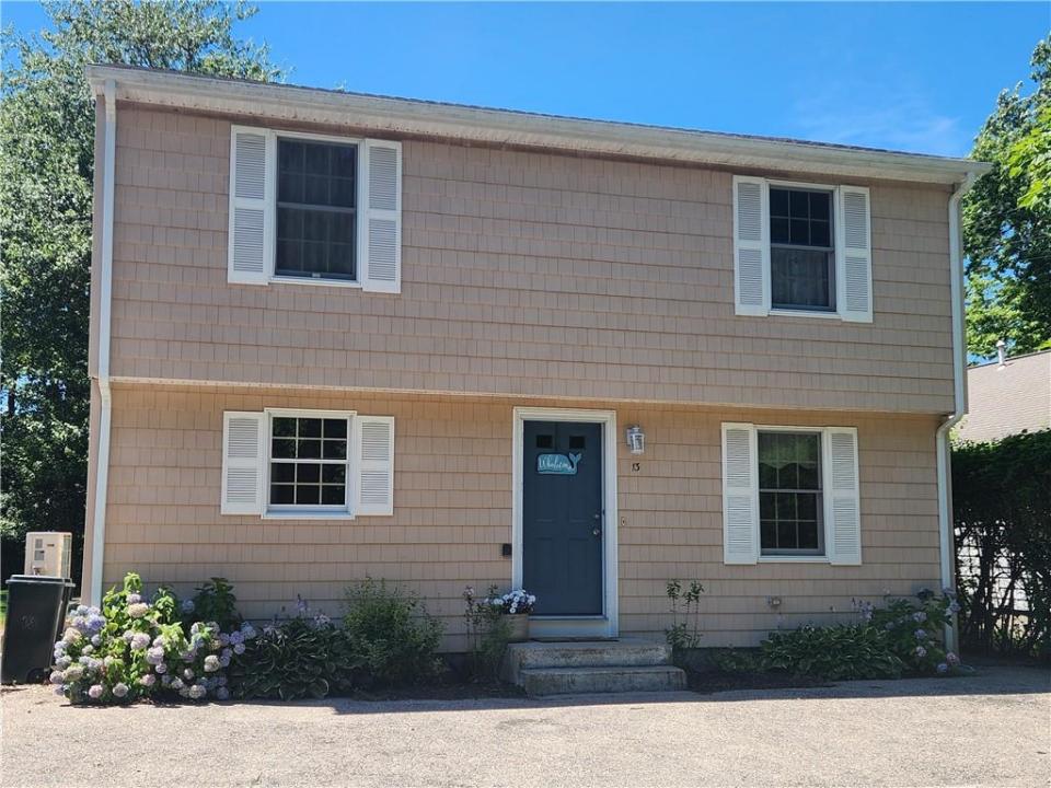 13 Deangelis Drive, Narragansett, Rhode Island 02882