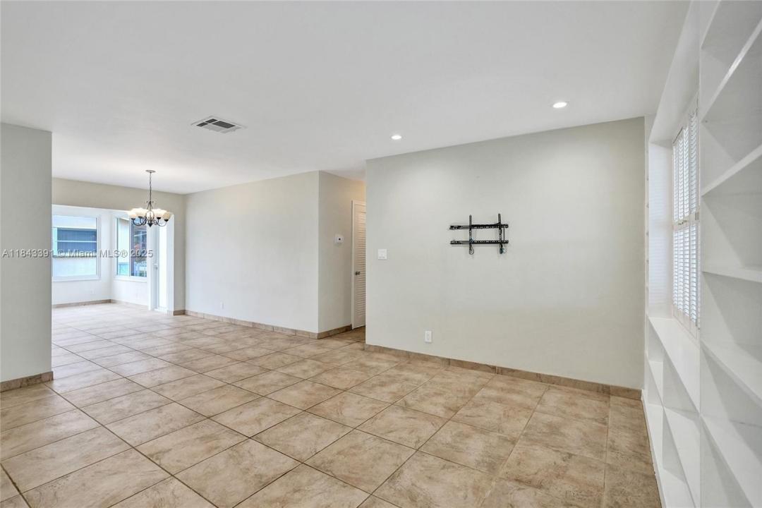 2707 NW 54th St, Tamarac, Florida 33309, Estados Unidos