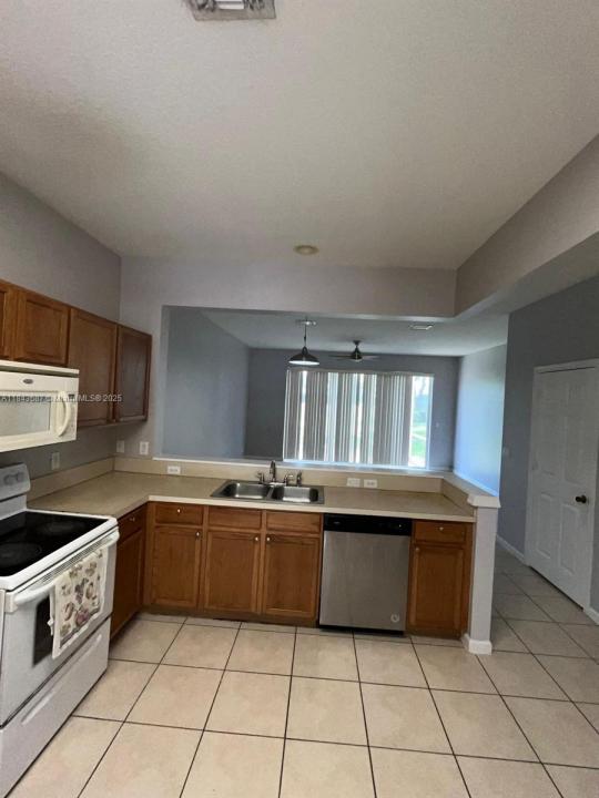 1093 Woodfield Rd 1093, Green Acres, Флорида 33415, Соединенные Штаты