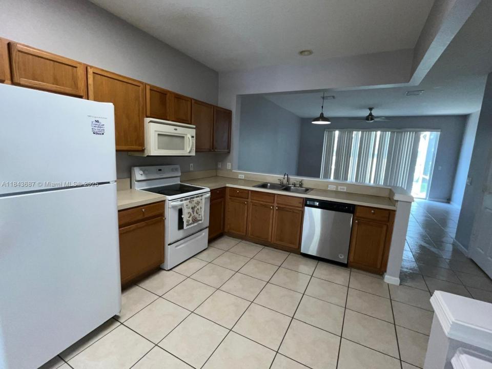 1093 Woodfield Rd 1093, Green Acres, Флорида 33415, Соединенные Штаты
